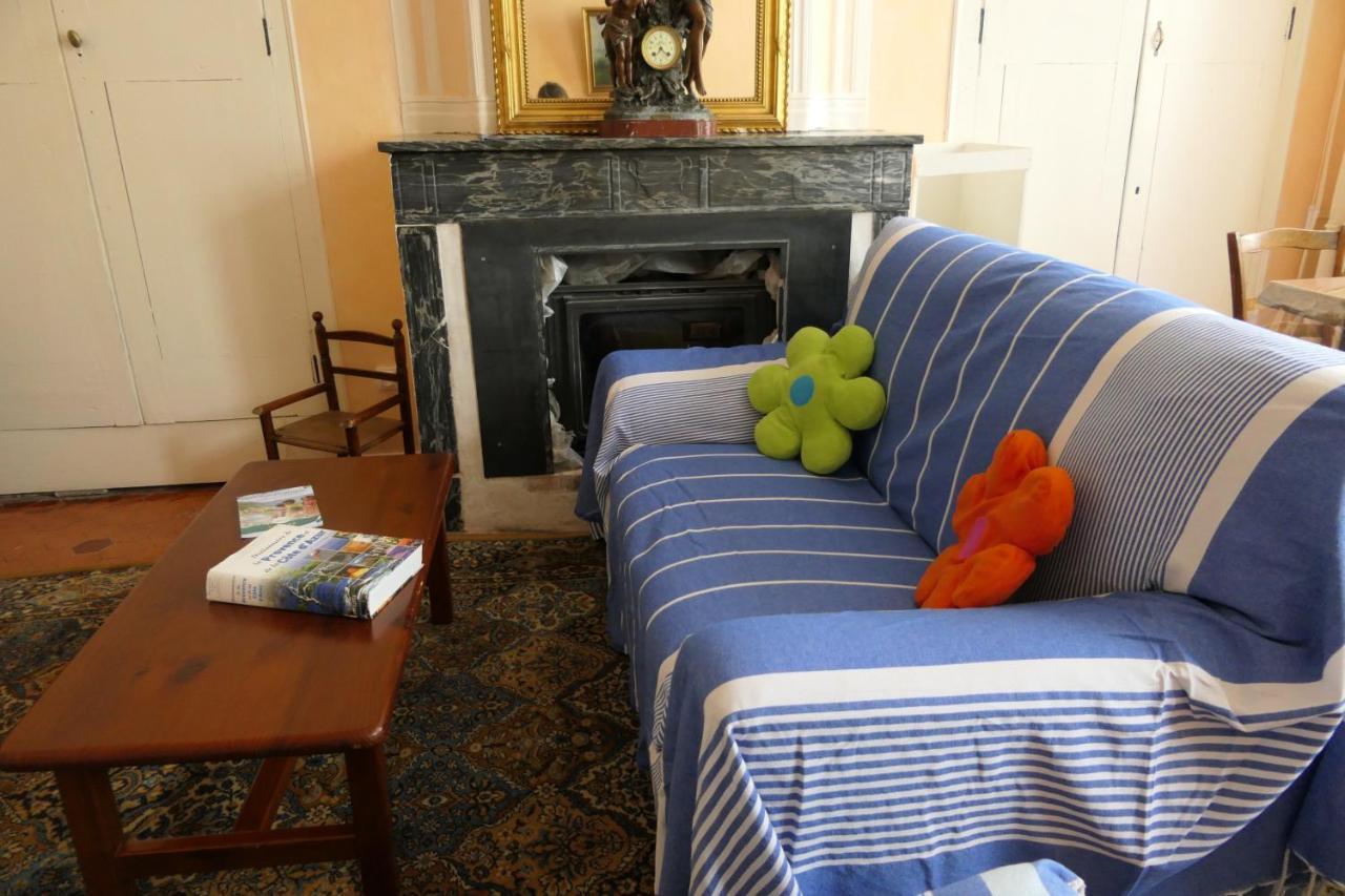 La Metairie De Martine Apartment ริเยซ์ ภายนอก รูปภาพ
